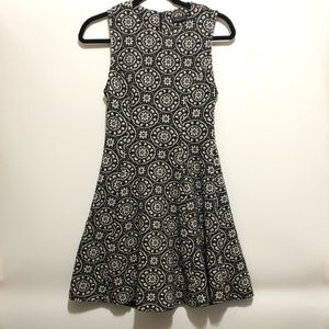 💥Zara Printed Gray Mini Skater Dress Sz Medium💥